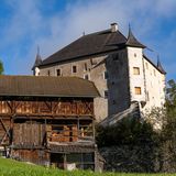 Wie viel genau das Kastell den Besitzern einbringen wird, ist unklar. Der geschätzte Wert in Höhe von 3,5 Millionen Euro aber scheint ihnen deutlich zu wenig zu sein