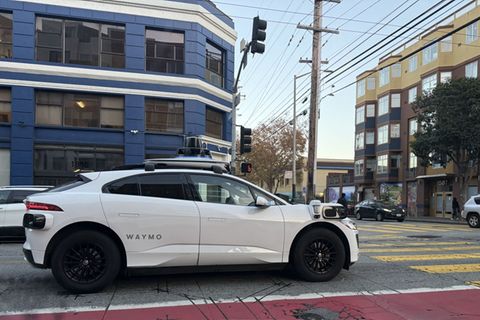 Waymo Auto von der Seite