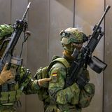 Persönliche Schutzausrüstung und Begleidung