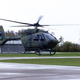 62 Mehrzweckhubschrauber H145M holt sich die Bundeswehr ins Arsenal – und die ersten sind schon da. Bereits im Dezember 2023 beschloss der Haushaltsausschuss die Anschaffung der Helikopter, der vor allem Spezialkommandos transportieren kann. Insgesamt kosten die Hubschrauber rund 2,63 Milliarden Euro, bis 2028 werden sie aus dem Sondervermögen bezahlt. Hergestellt werden sie vom Unternehmen Airbus