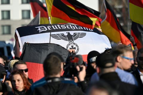 Rechtsextreme bei Demonstration