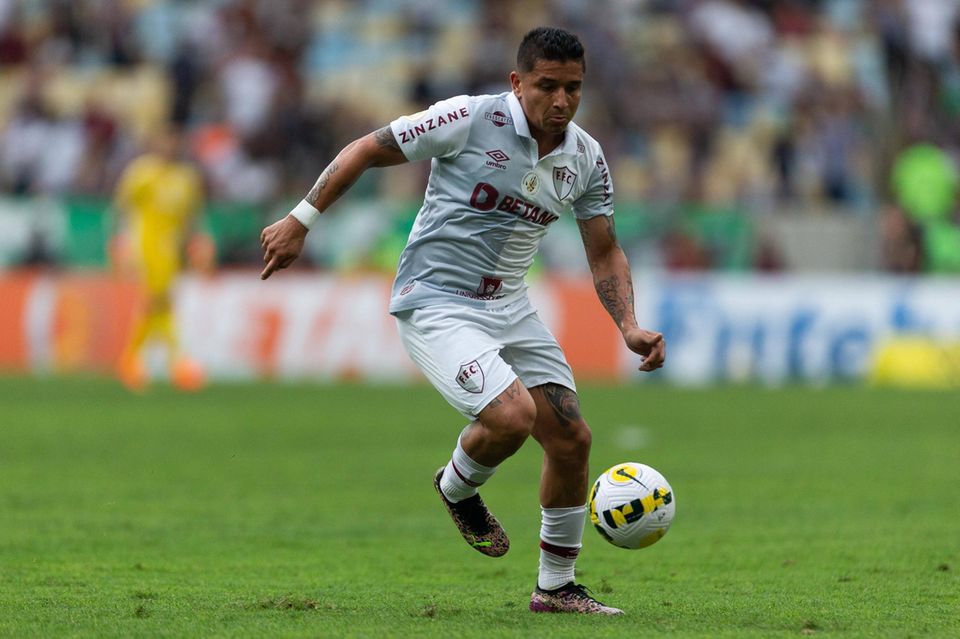 Mario Pineida 2022 im Trikot von Fluminense FC