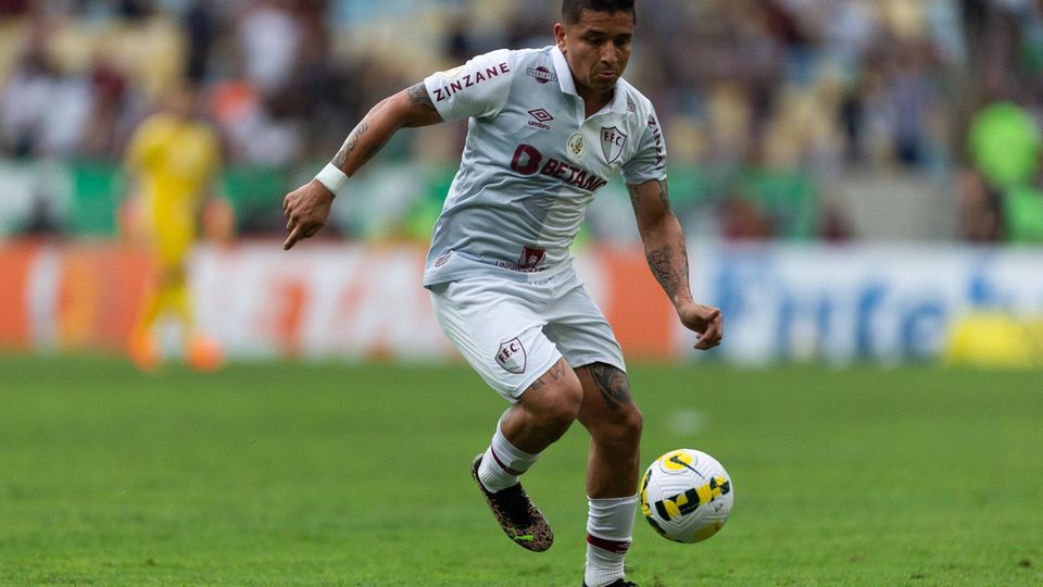 Mario Pineida 2022 im Trikot von Fluminense FC