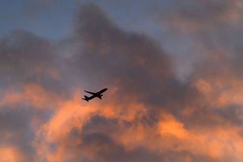 Mit einem zusätzlichen Flugzeug in Hannover will Tui sein Angebot erweitern. (Archivbild) Foto: Julian Stratenschulte/dpa