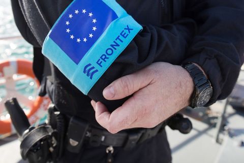 Die europäische Grenzschutzagentur Frontex sieht sich mit Schadenersatzklagen von Schutzsuchenden konfrontiert. (Archivbild) Fot
