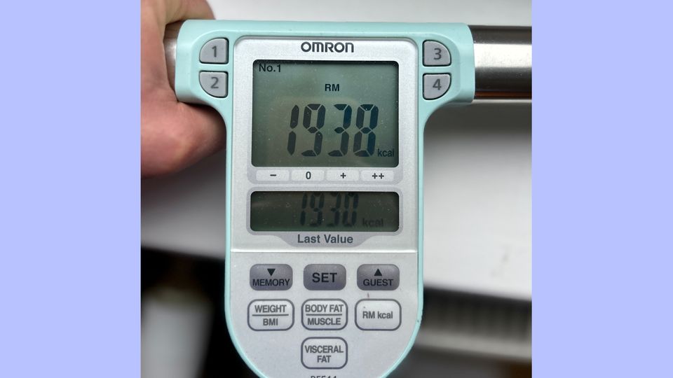 Das Bedienelement der Omron-Waage