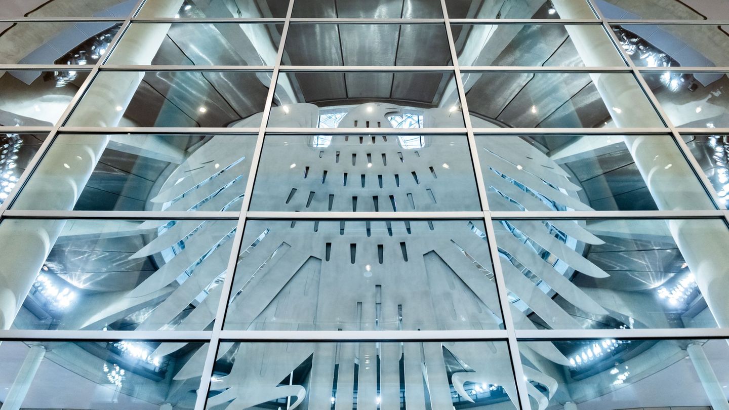 Der Bund will sich 2026 mehr als 500 Milliarden Euro bei Investoren besorgen (Archivbild) Foto: Michael Kappeler/dpa