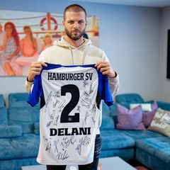 Dennis Diekmeier und seine Frau Dana haben zu Delanis 15. Geburtstag Worte an ihre Tochter gerichtet. Foto: Uwe Anspach/dpa