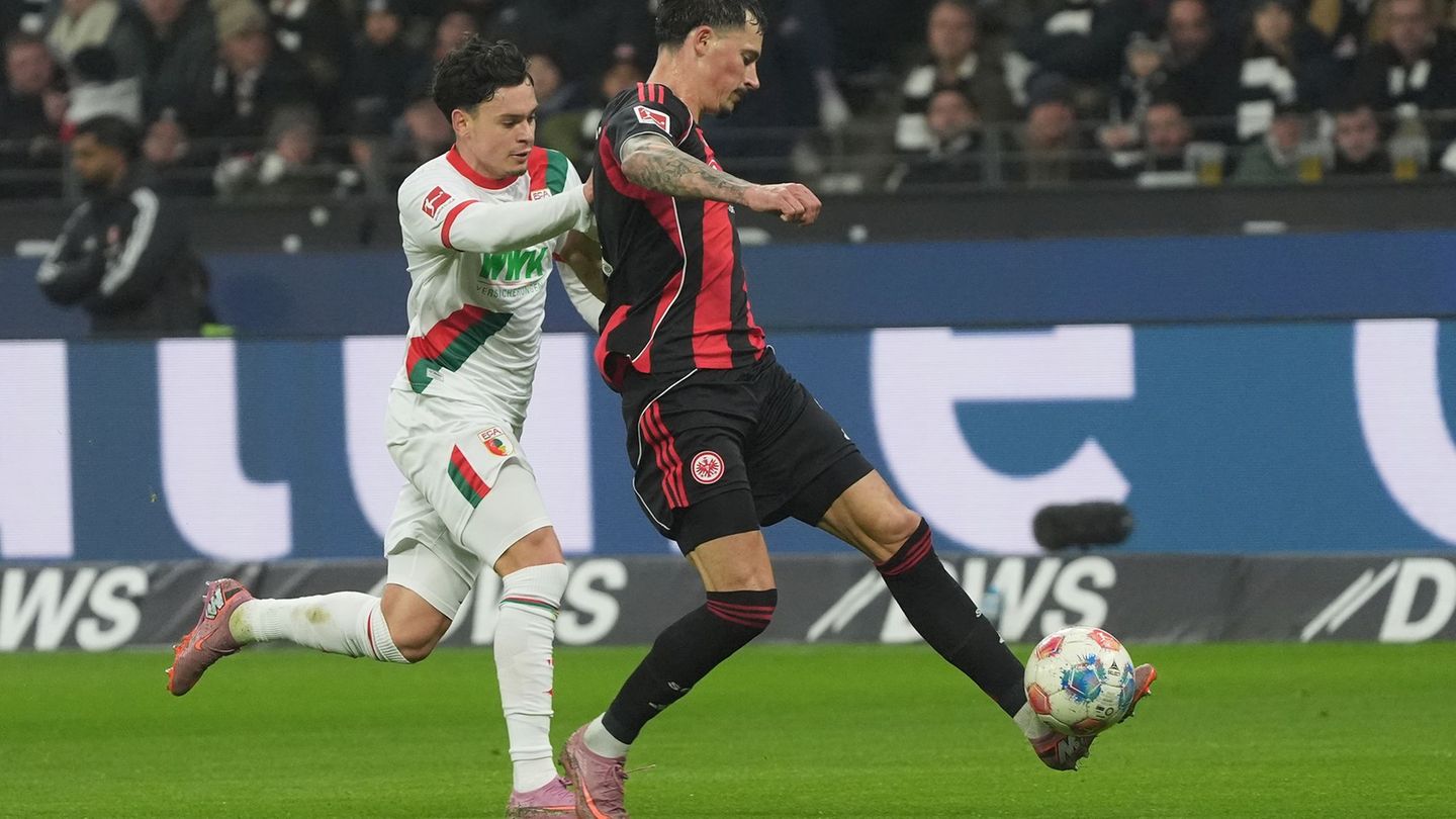 Robin Koch verletzte sich gegen Augsburg, ist aber wieder dabei. (Archivbild) Foto: Marc Schüler/dpa