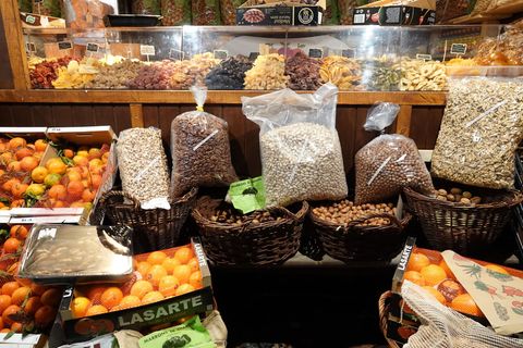 Feigen, Nüsse, Gebäck gehören traditionell zu Weihnachten. Lebensmittelkontrollen zeigten, dass sie in aller Regel ohne Bedenken