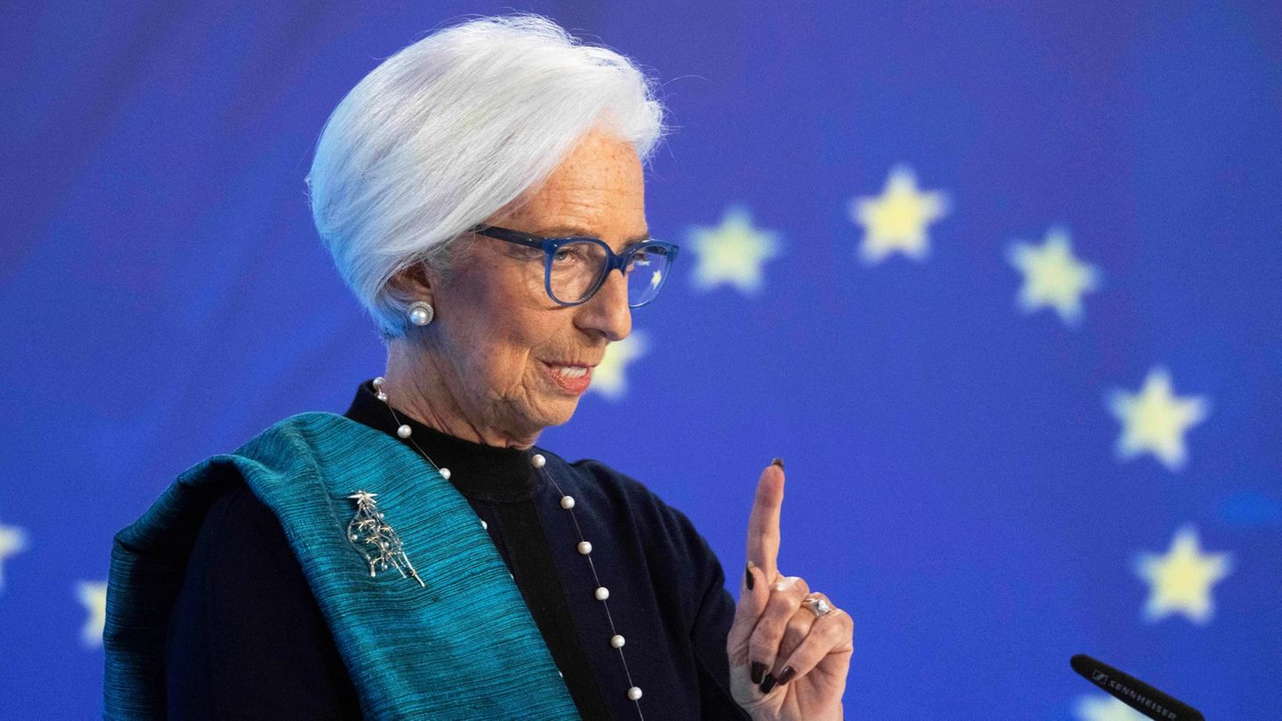 Hält die Notenbank seit Monaten auf unverändertem Kurs: EZB-Präsidentin Christine Lagarde. Foto: Boris Roessler/dpa