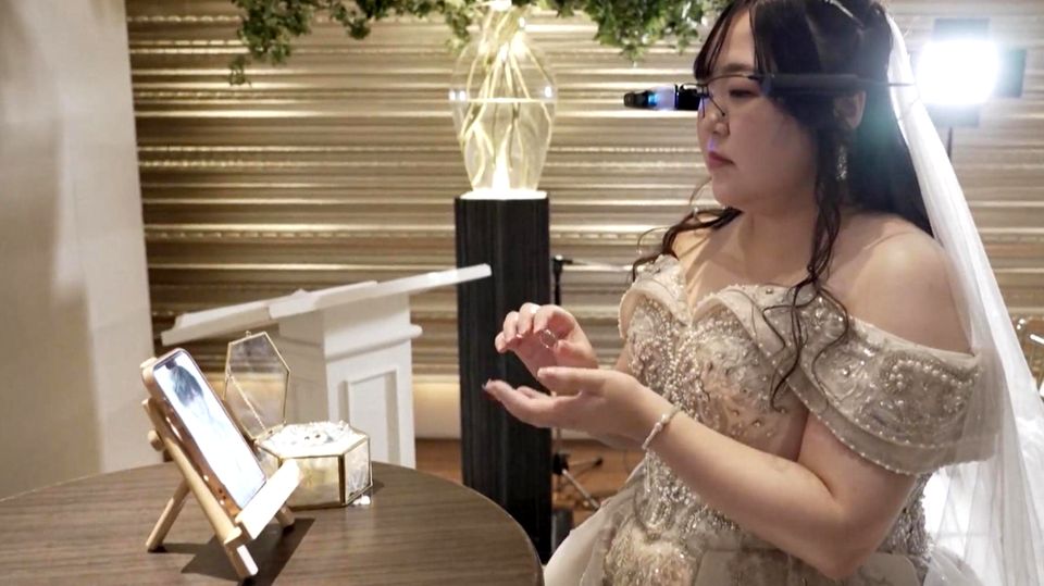 Junge Frau heiratet KI-Mann "Klaus"