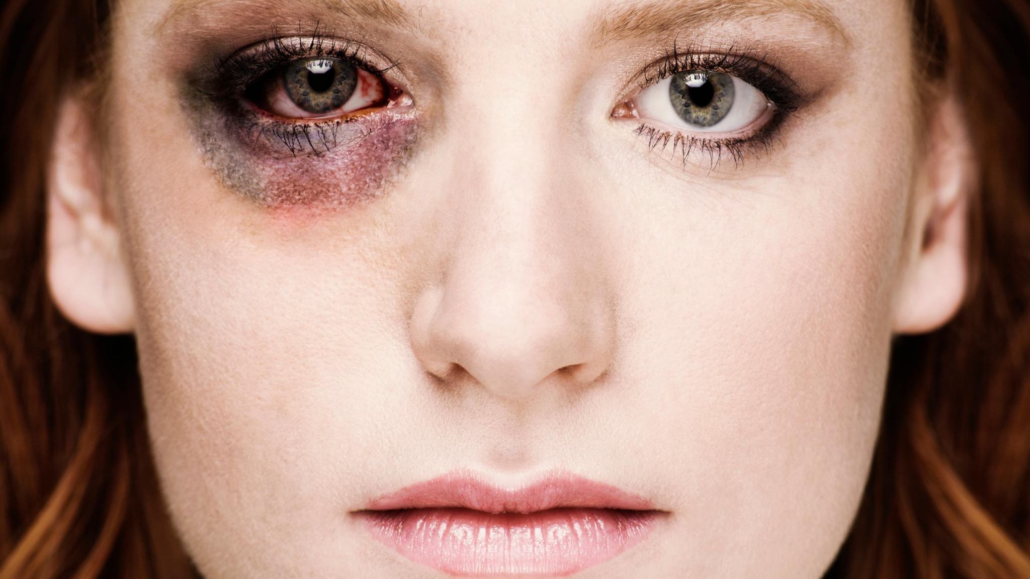 Gewalt gegen Frauen und Kinder an Weihnachten.