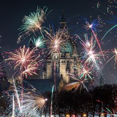 Böllerverbot liegt in der Luft: Raketen und Böller beim vergangenen Jahreswechsel am Maschsee in Hannover