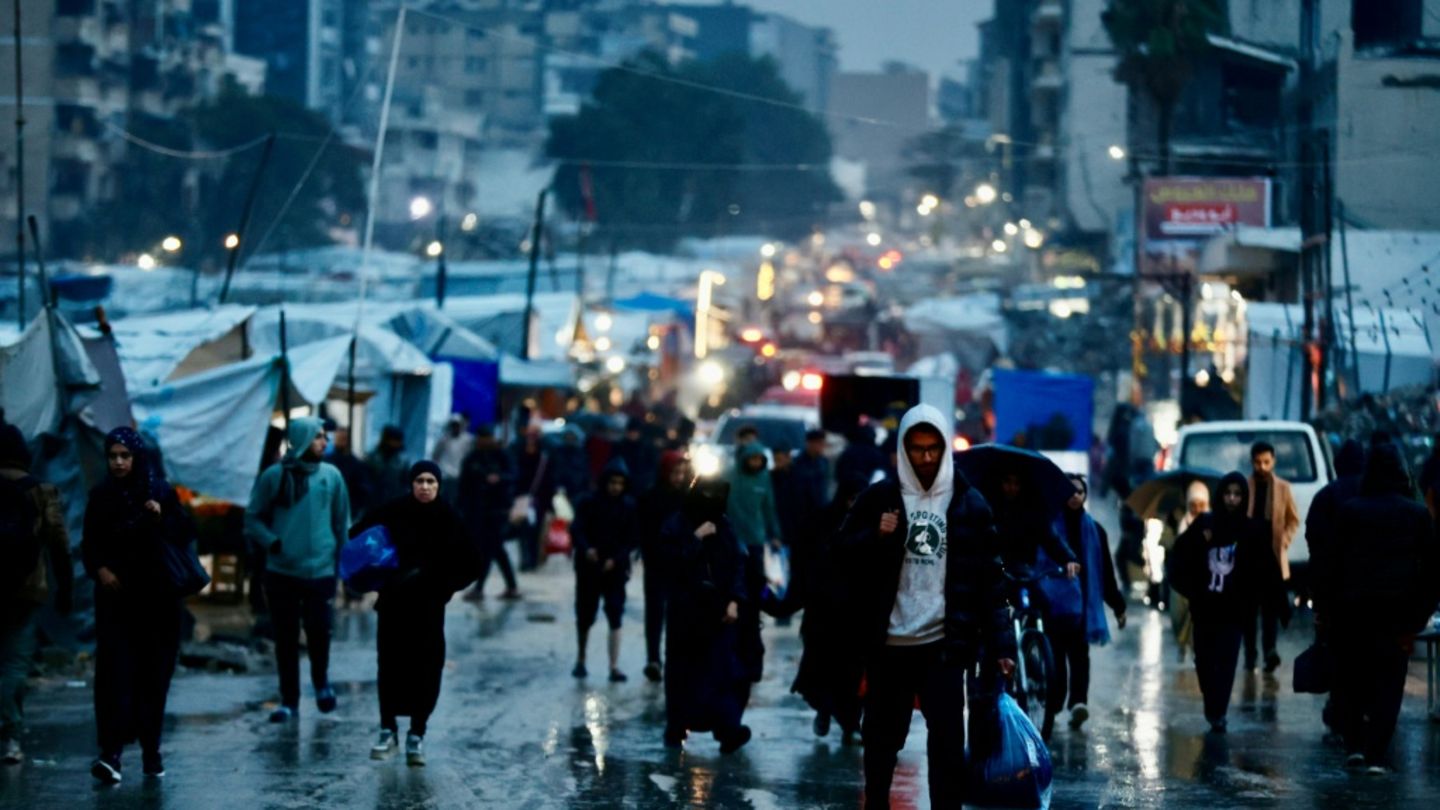 Menschen in Gaza-Stadt am 15. Dezember