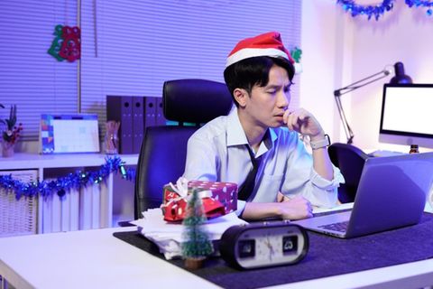 Arbeit an Weihnachten? So viele Menschen sind im Urlaub für den Job kontaktierbar.