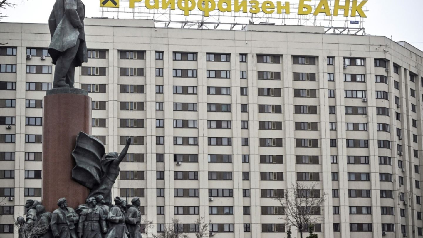 Raiffeisen-Logo in Moskau