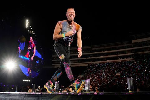 Bei einem Coldplay-Auftritt waren zwei Manager einer Tech-Firma bei einer mutmaßlichen Affäre von einer Saal-Kamera ertappt word