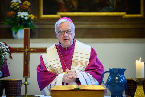 Erzbischof Koch empfindet den Aktienplan von Elon Musk als unanständig. (Archivbild) Foto: Patrick Pleul/dpa