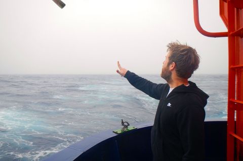 Geowissenschaftler Klages ist immer noch erstaunt und froh, dass die Flaschenpost die lange Reise überstand und gefunden wurde.