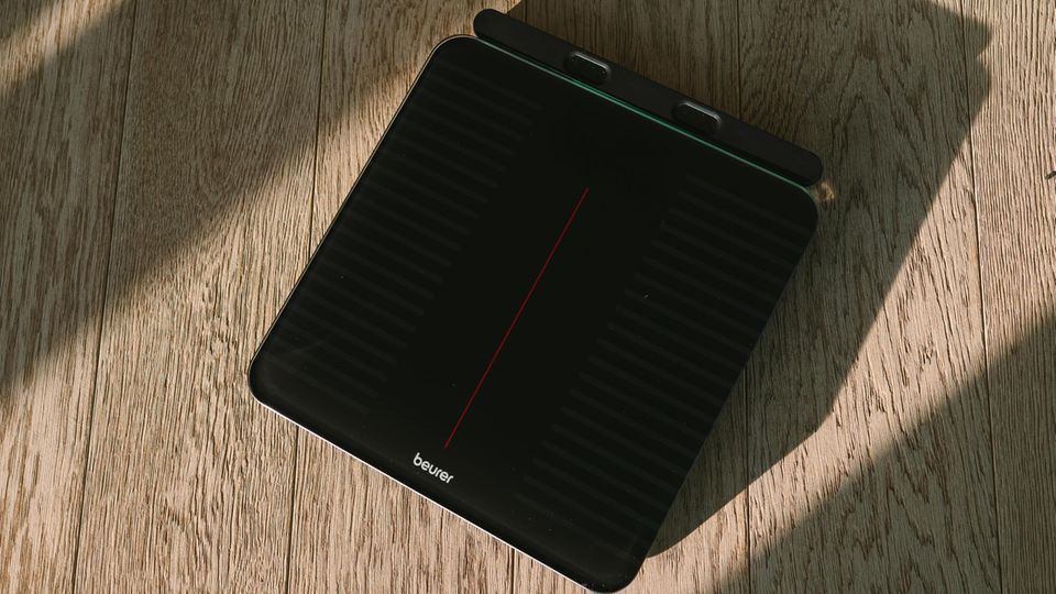 Die Beurer Beurer BF 990 steht auf dem BBoden