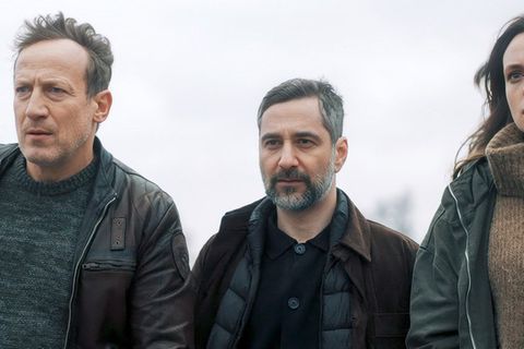 Falke (Wotan Wilke Möhring), Mario (Denis Moschitto, M.) und Lynn de Baer (Gaite Jansen) ermitteln in der Doppelfolge "Tatort: