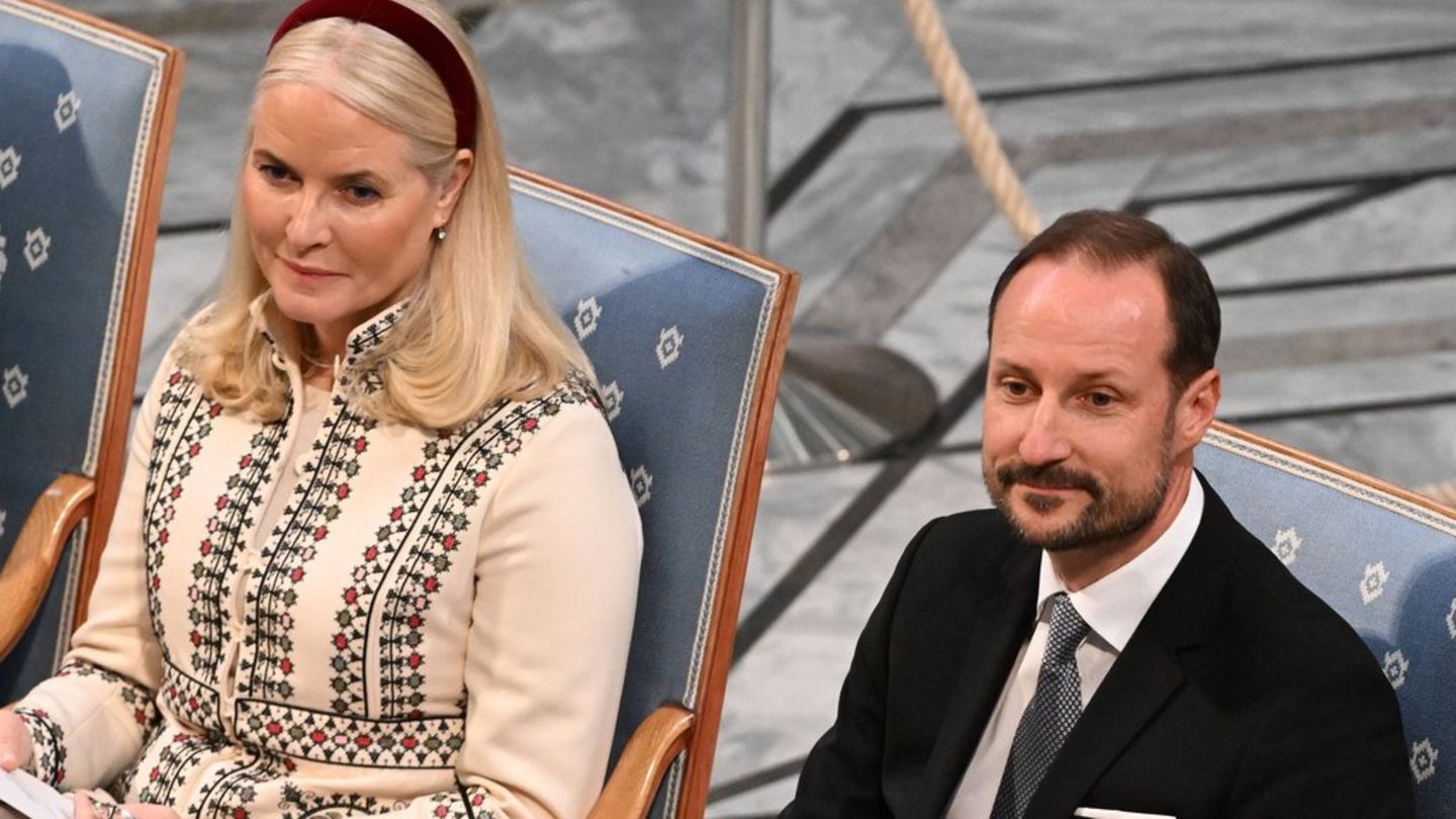 Mette-Marit bei einer Veranstaltung mit Kronprinz Haakon.