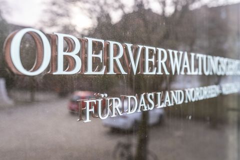 Das Oberverwaltungsgericht in Münster hat in einem Eilverfahren vorerst den Start einer Deponie für Bauschutt in Duisburg gestop