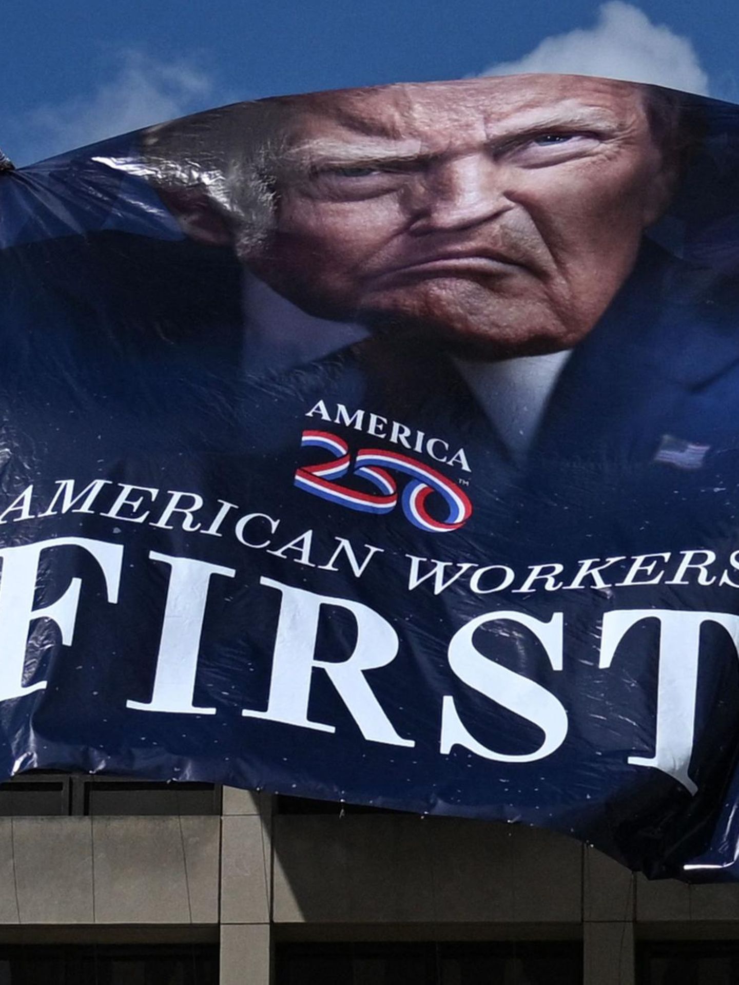 Donald Trump America First Plakat