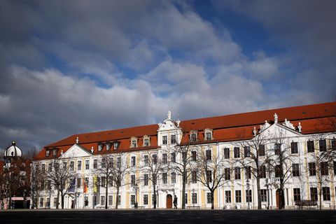 Die Verwaltung des Landtags von Sachsen-Anhalt will möglichen Ungereimtheiten bei Fahrtkostenabrechnungen nachgehen. (Symbolbild