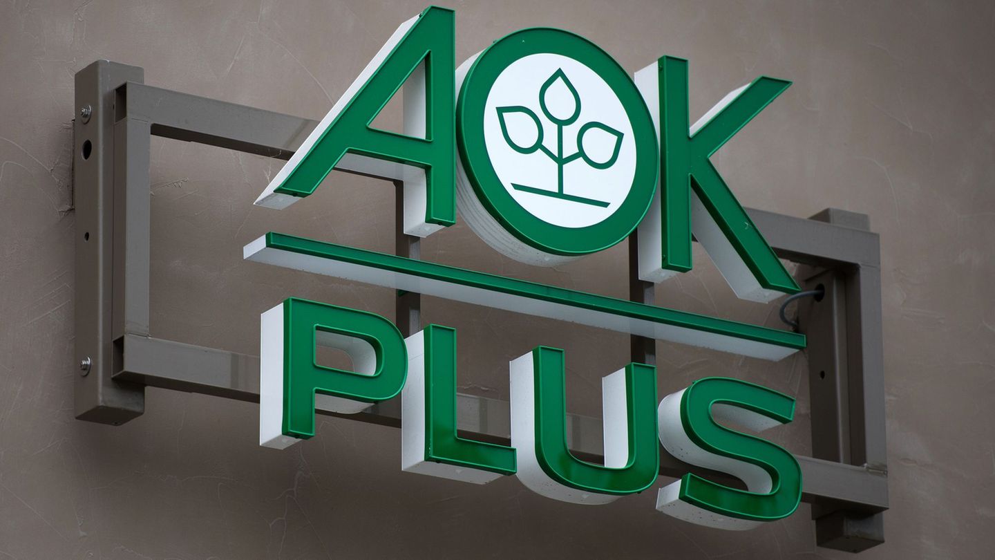 Die AOK Plus als größte Krankenkasse in Sachsen und Thüringen lässt ihren Beitrag 2026 unverändert. (Symbolbild) Foto: Arno Burg