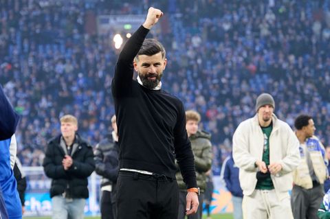 Auf Erfolg getrimmt: Der FC Schalke 04 unter Trainer Muslic soll im letzten Spiel des Jahres noch einmal an die Grenzen gehen. F