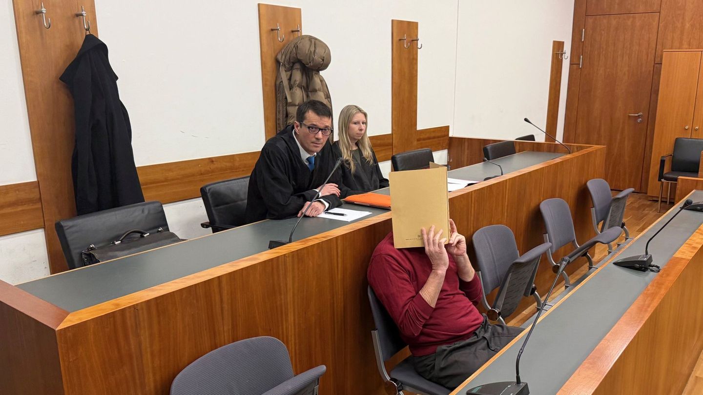 Für den Mord mit einer Armbrust muss der Angeklagte lebenslang ins Gefängnis. Foto: Nicole Schippers/dpa