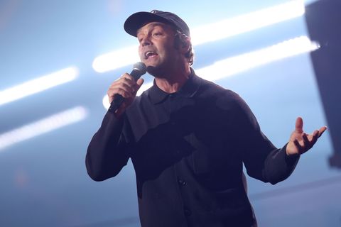 Der Hamburger Sänger Bosse hat sein neues Lied gegen Hass und Gewalt im Netz nun als jugendfreie Version neu aufgenommen. (Archi