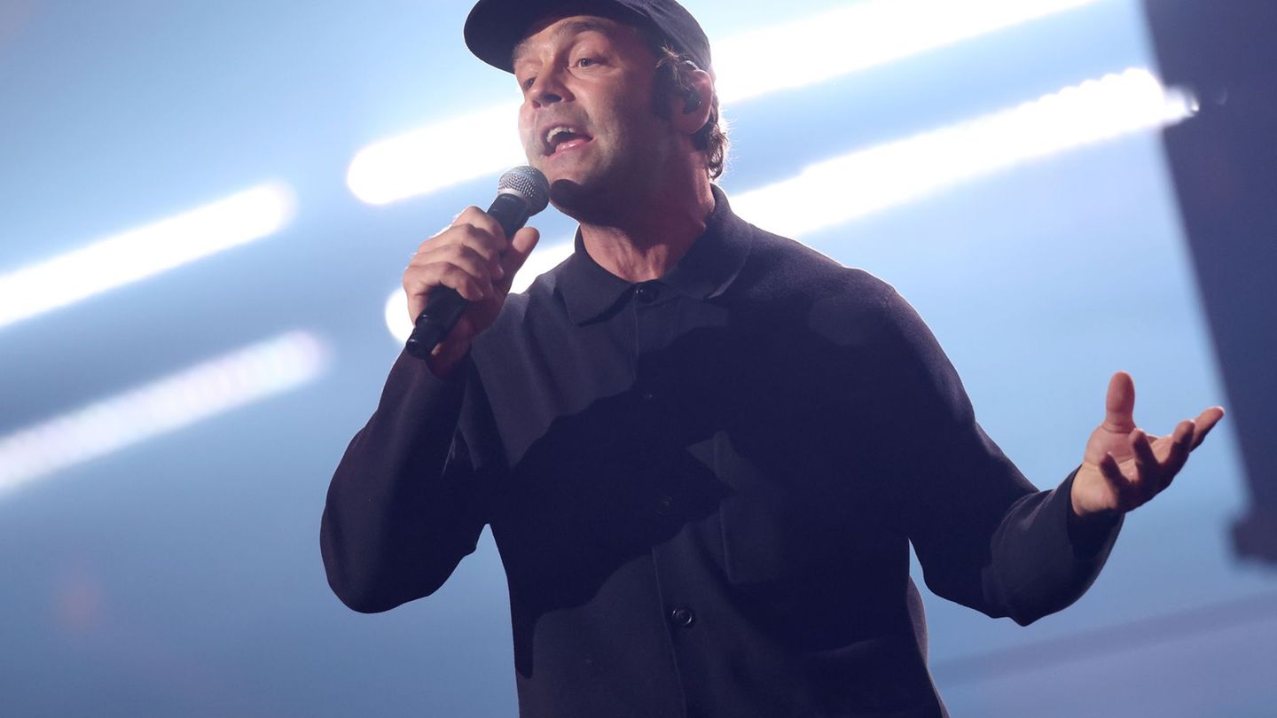 Der Hamburger Sänger Bosse hat sein neues Lied gegen Hass und Gewalt im Netz nun als jugendfreie Version neu aufgenommen. (Archi