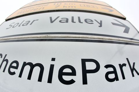 Im Chemiepark Bitterfeld-Wolfen sollen Lithiumsalze in Batteriequalität produziert werden. (Symbolbild) Foto: picture alliance /