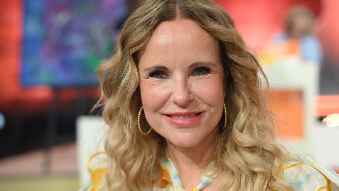 Katja Burkard: RTL-Moderatorin kündigt Comedy-Tour an