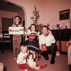 Gute Miene machen: Der Kontaktabbruch mit den eigenen Eltern kann befreiend sein (Symbolbild)