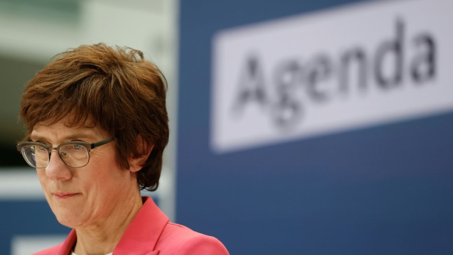 Kramp-Karrenbauer-zur-Chefin-der-Konrad-Adenauer-Stiftung-gew-hlt