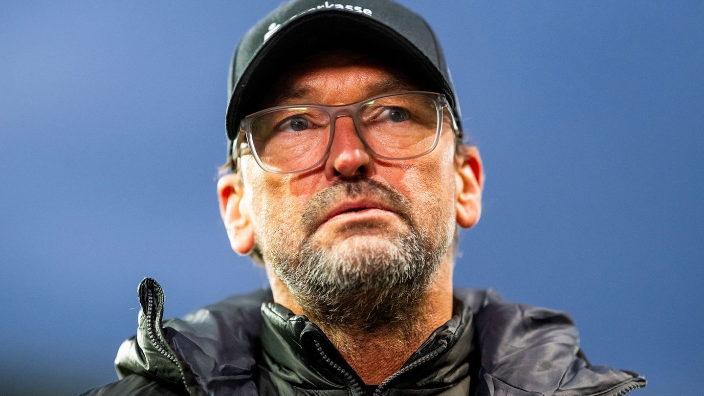 3. Fußball-Liga: Cottbus verspielt Zwei-Tore-Führung gegen Regensburg