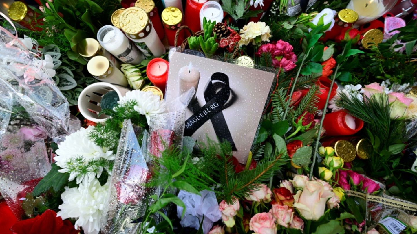 Blumen und Kerzen nach Anschlag in Magdeburg 2024