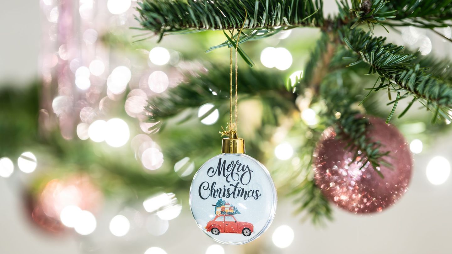 Hessens Prominente setzen an Weihnachten auf Tradition, Überraschungen und eigene Rituale. (Symbolbild) Foto: Silas Stein/dpa