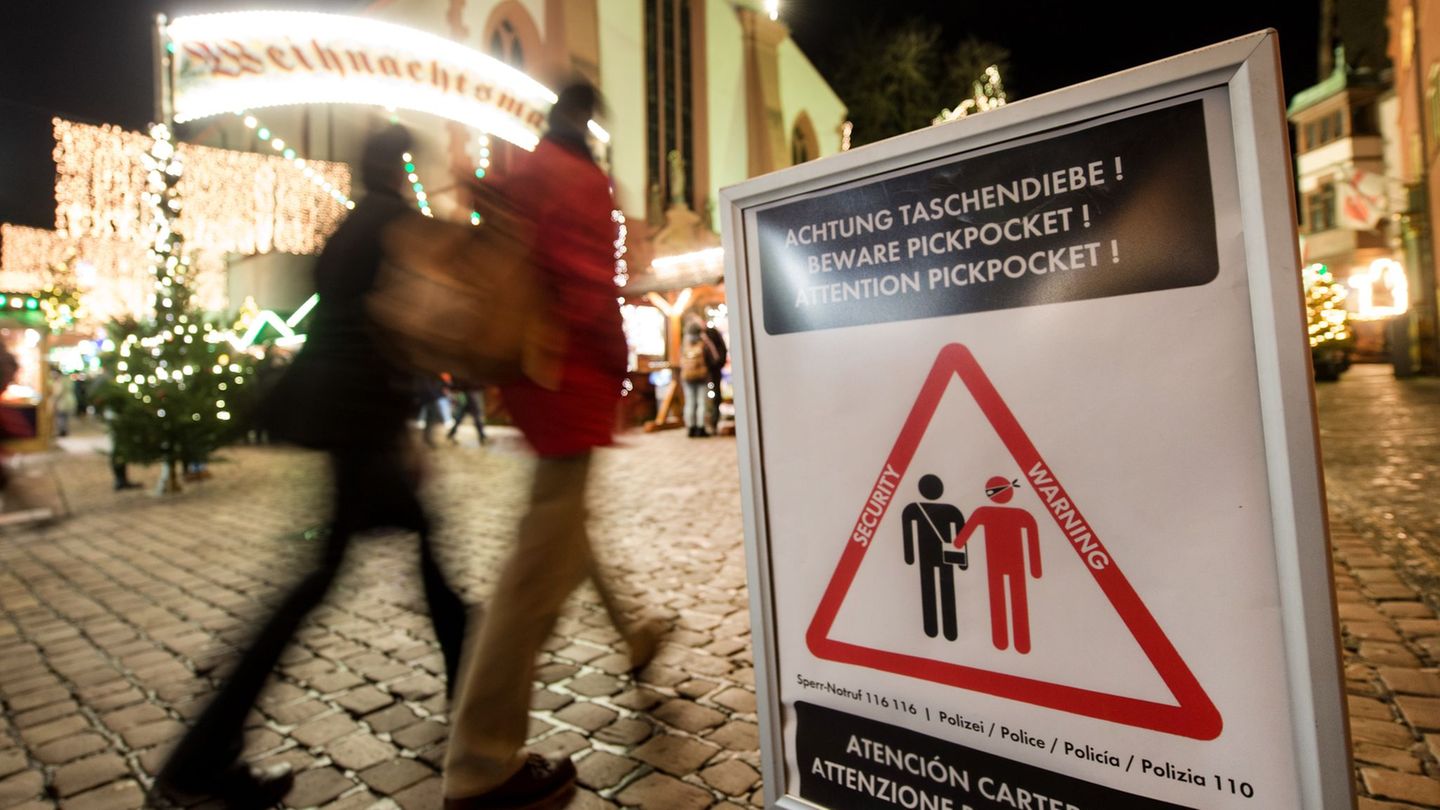 Die Zahl der Taschendiebstähle geht seit Jahren zurück. Foto: Patrick Seeger/dpa