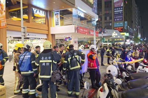 Mitten in Taipeh hat ein Mann mit Rauchgranaten und einem Messer Menschen angegriffen. Foto: Uncredited/kyodo/dpa