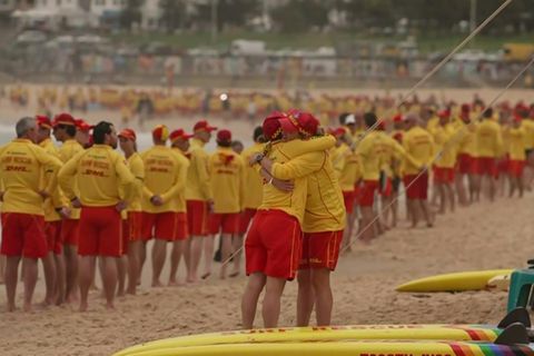 Rettungsschwimmer beim Gedenken am Bondi Beach