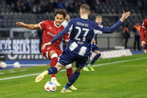 Herthas Niklas Kolbe dürfte den Rückrundenauftakt verpassen. Foto: Andreas Gora/dpa