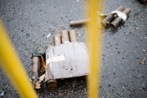 Durch den Heckenbrand entstand etwa 20.000 Euro Schaden. (Symbolbild) Foto: Sebastian Christoph Gollnow/dpa