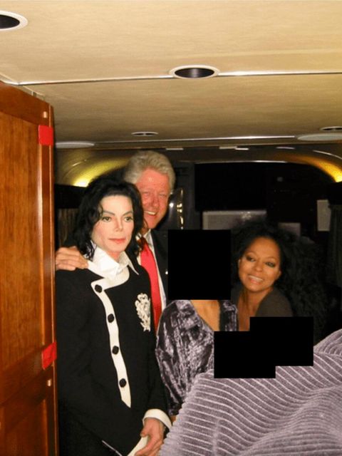 Auch Pop-Legende Michael Jackson ist ebenso Teil der Akten wie Sängerin Diana Ross. Auf diesem Bild posieren sie mit Bill Clinton