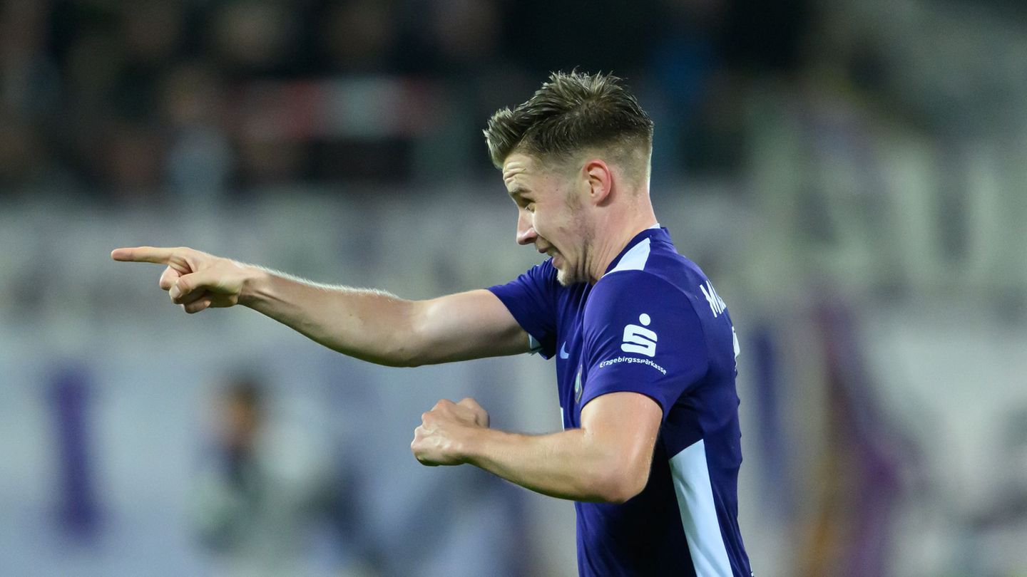 3-fu-ball-liga-zwei-eigentore-aue-holt-wichtige-punkte-im-abstiegskampf