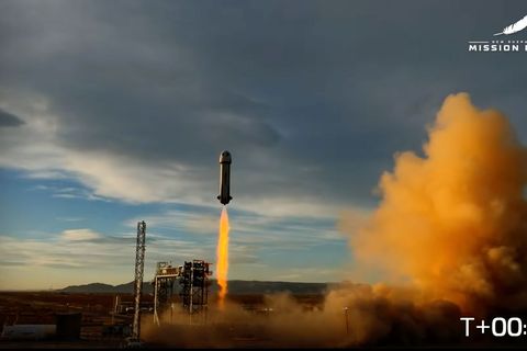 Rund elf Minuten waren die beiden Deutschen im All. Foto: Blue Origin/AP/dpa